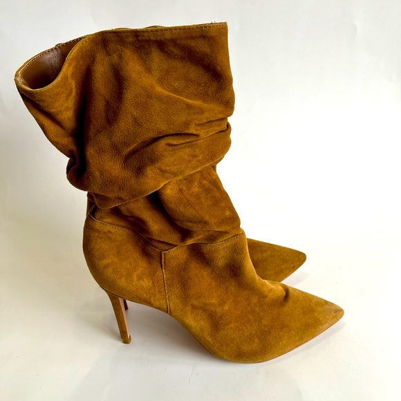 Elegant Brown Suede Women's Boots - Picture 2 of 9